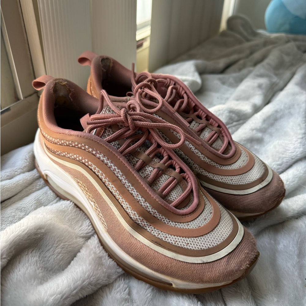 Nike Women's Sneakers in Pink and White